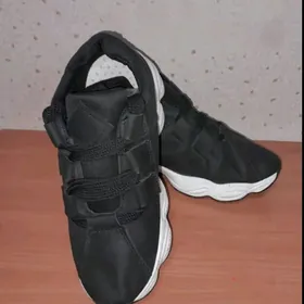 кроссовки новые