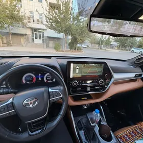 Toyota Highlander 2023