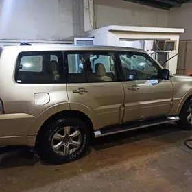 Mitsubishi Pajero 2010