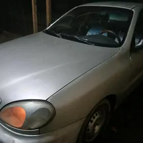 Daewoo Lanos 1998