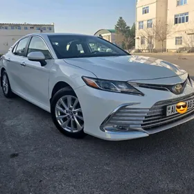 Toyota Camry 2021