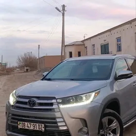 Toyota Highlander 2018