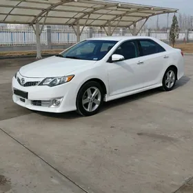 Toyota Camry 2014