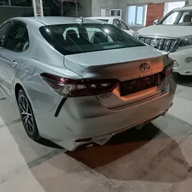 Toyota Camry 2023