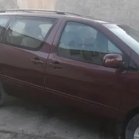 Toyota Sienna 1999
