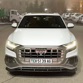 Audi Q8 2020