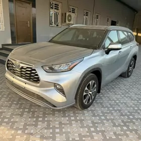 Toyota Highlander 2020