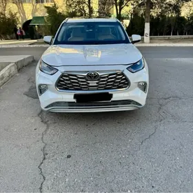 Toyota Highlander 2022