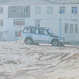 Mitsubishi Pajero 1996