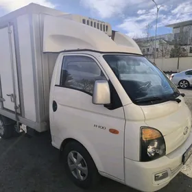 Hyundai H-1 2012