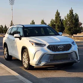 Toyota Highlander 2022