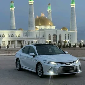 Toyota Camry 2024