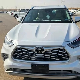 Toyota Highlander 2021