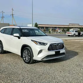 Toyota Highlander 2021