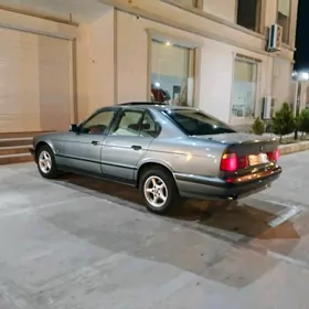 BMW 525 1990