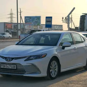 Toyota Camry 2024