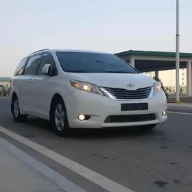 Toyota Sienna 2016
