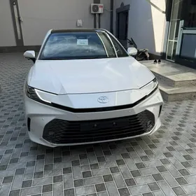 Toyota Camry 2025