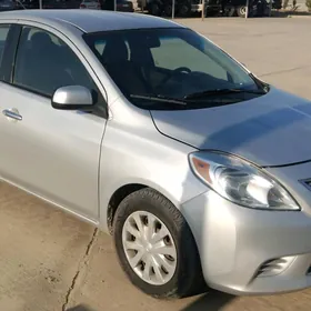 Nissan Versa 2013