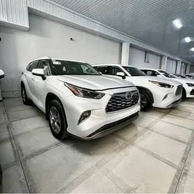 Toyota Highlander 2022