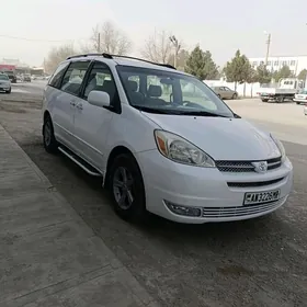 Toyota Sienna 2005