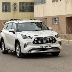 Toyota Highlander 2021
