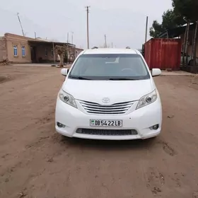 Toyota Sienna 2012