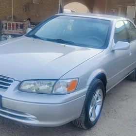 Toyota Camry 2001