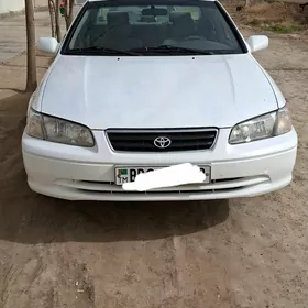 Toyota Camry 2000