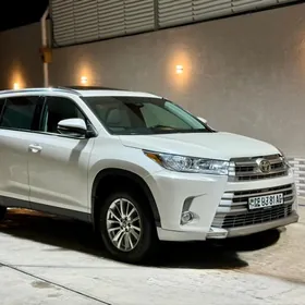 Toyota Highlander 2019