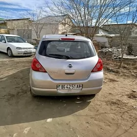 Nissan Tiida 2006