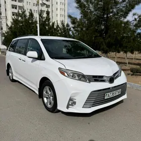 Toyota Sienna 2020