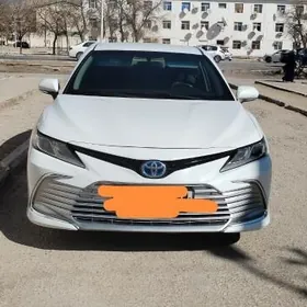 Toyota Camry 2021