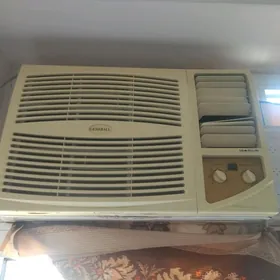 кондиционер и вентилятор