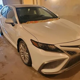 Toyota Camry 2021