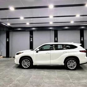 Toyota Highlander 2020