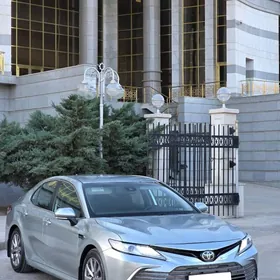 Toyota Camry 2019