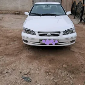 Toyota Camry 2000