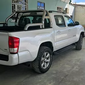 Toyota Tacoma 2016