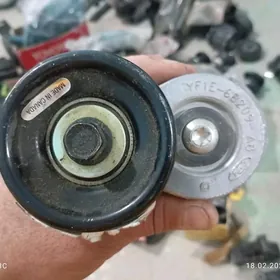 натяжитель ремня