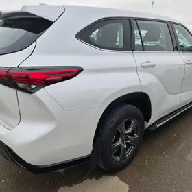 Toyota Highlander 2020