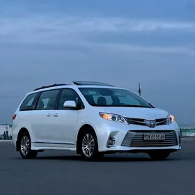Toyota Sienna 2019