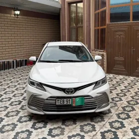 Toyota Camry 2021