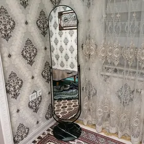 Aynalar yüz görülýän