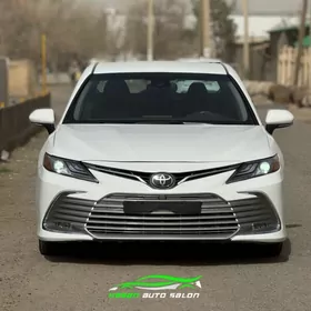 Toyota Camry 2022