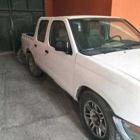 Nissan Navara 1999