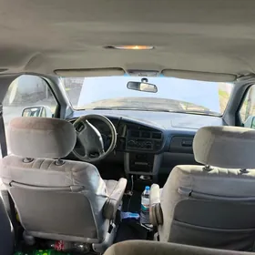 Toyota Sienna 2000