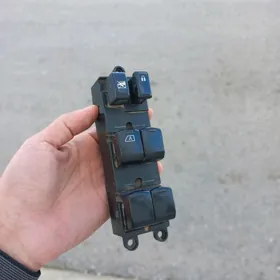 Nissan Versa ayna kinopga 2010