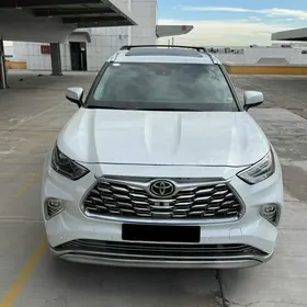 Toyota Highlander 2022