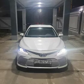 Toyota Camry 2021